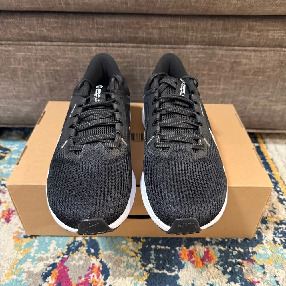 Size 9 - Nike Women’s Air Zoom Pegasus 40 “Black White”